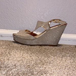 Betseyville by Betsey Johnson Glitter Wedge Platform Sandals Size 10